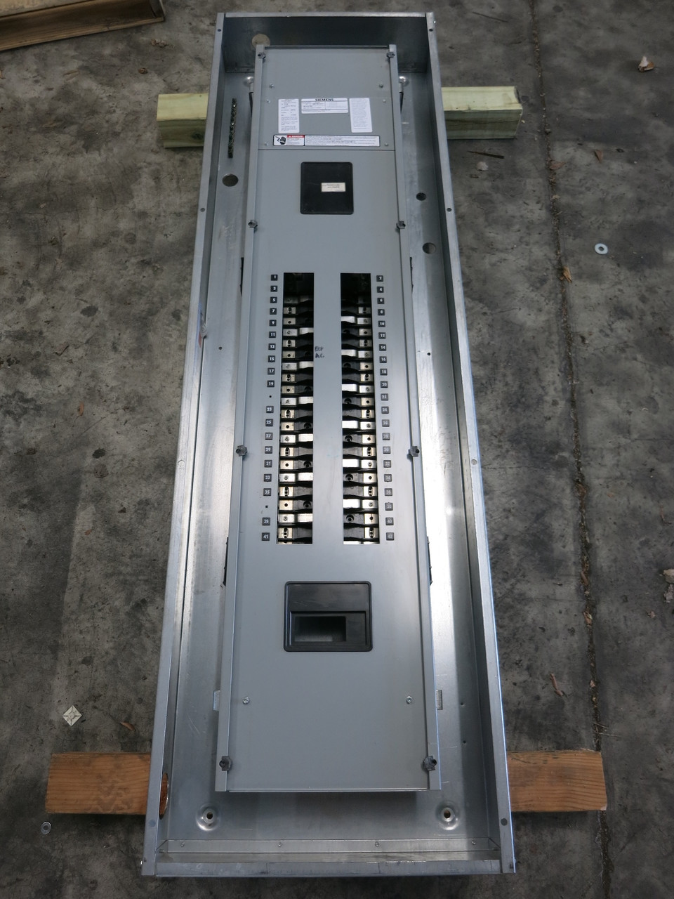 Siemens P1C42ML400ATS 400A 208/120 Main Lug Breaker Panel Board